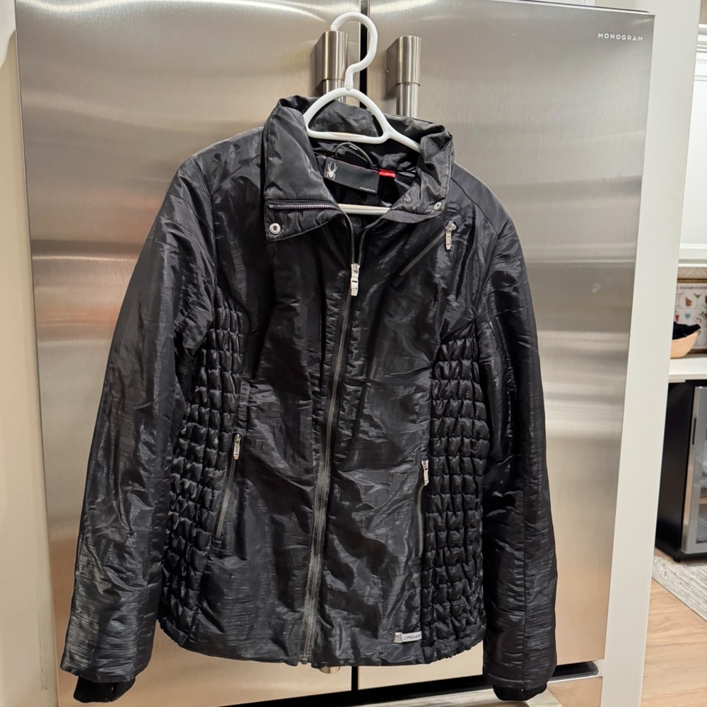 Spyder Ski Style Coat
XL
Perfect condition!